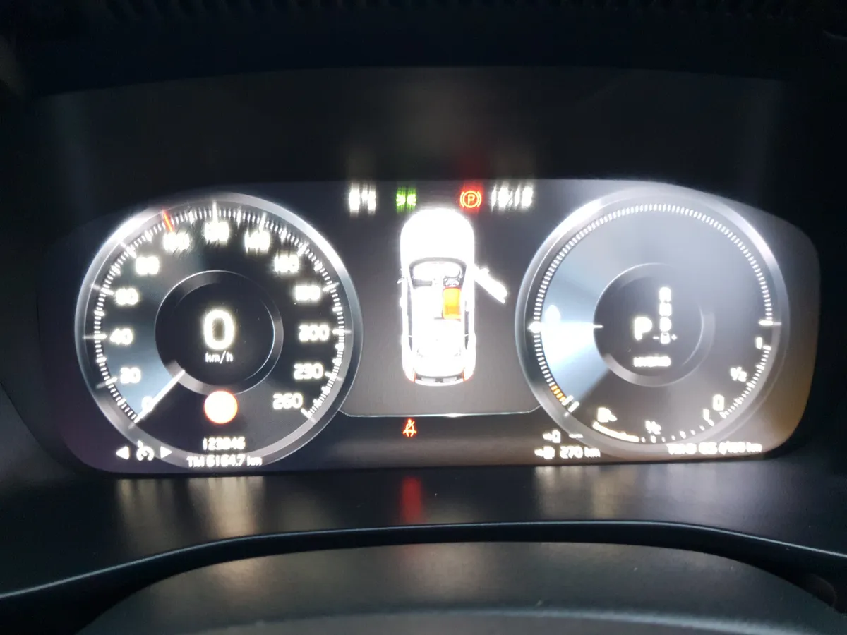 Volvo XC40 2023 - Image 4