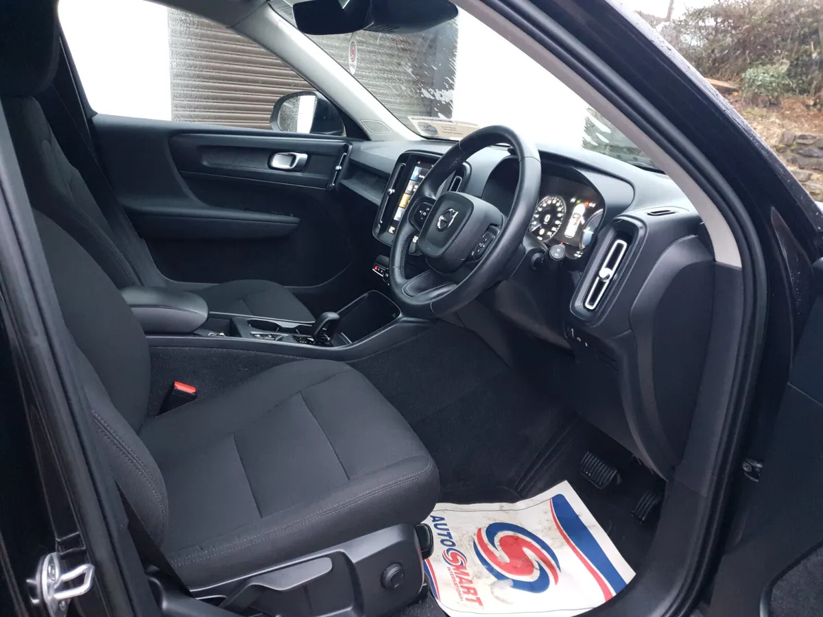 Volvo XC40 2023 - Image 3