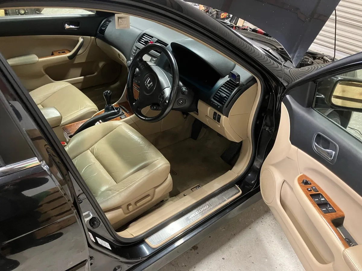 Honda Accord 2007 - Image 2