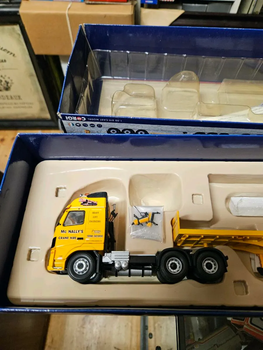 Corgi Volvo Tractor Unit and Trailer McNally 1.50 - Image 3