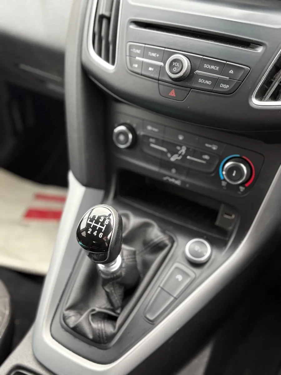 Ford Focus 2015 Zetec TDCI 120PS - Image 2