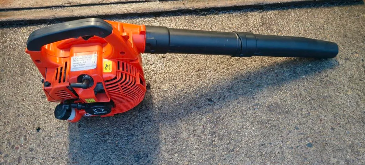 Leaf blower - Image 1