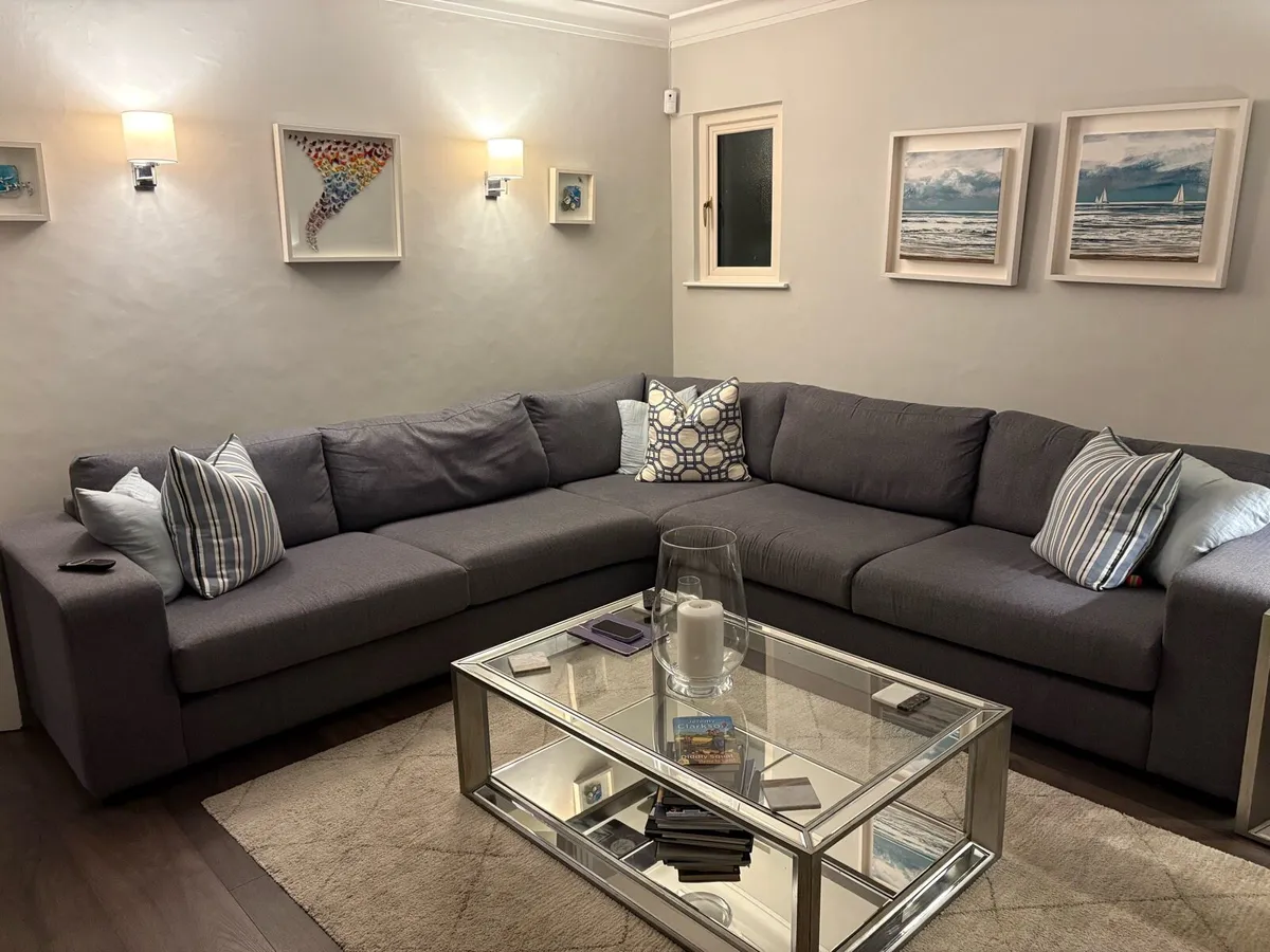 Corner couch - Image 2