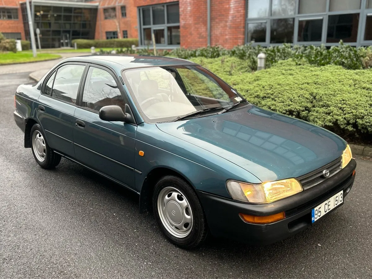 Toyota Corolla 1995 - Image 1