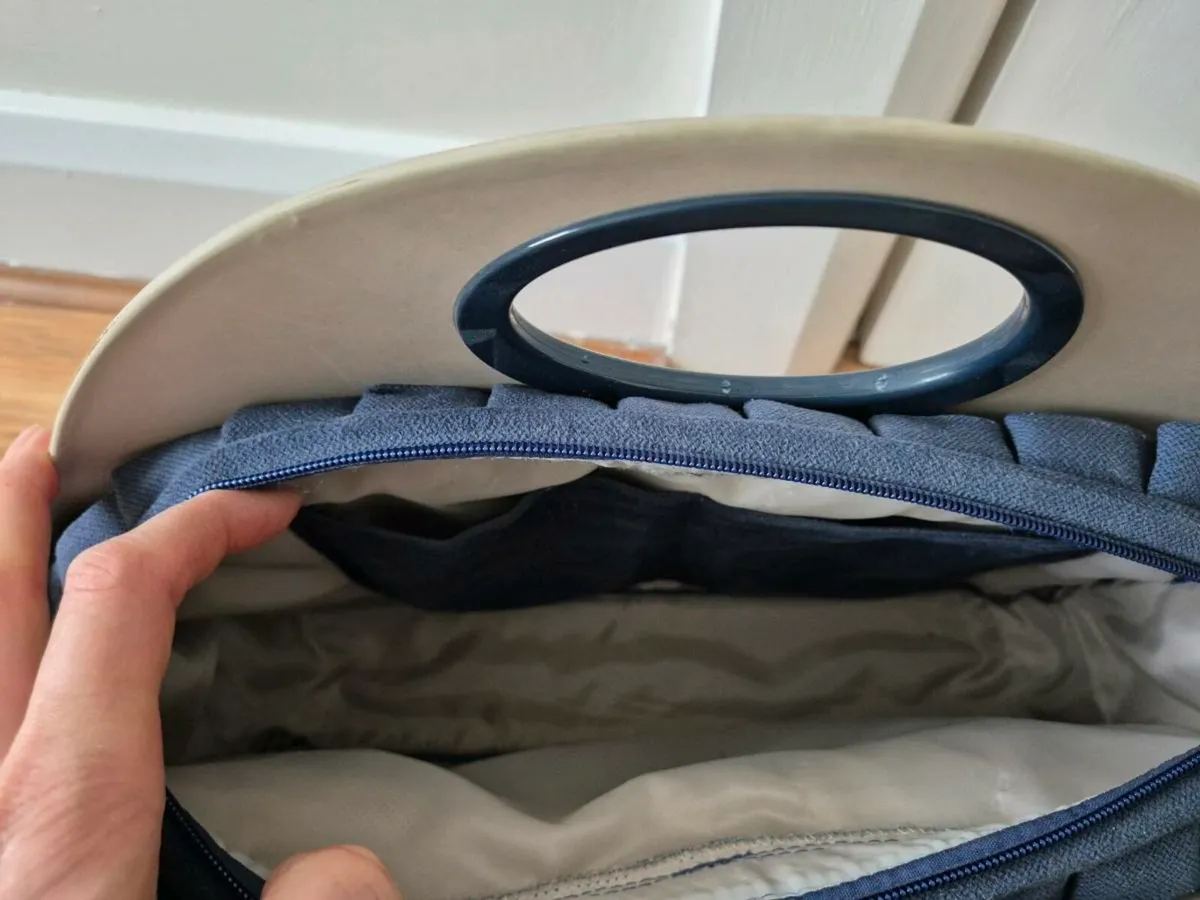 O Bag moon beige and navy - Image 4