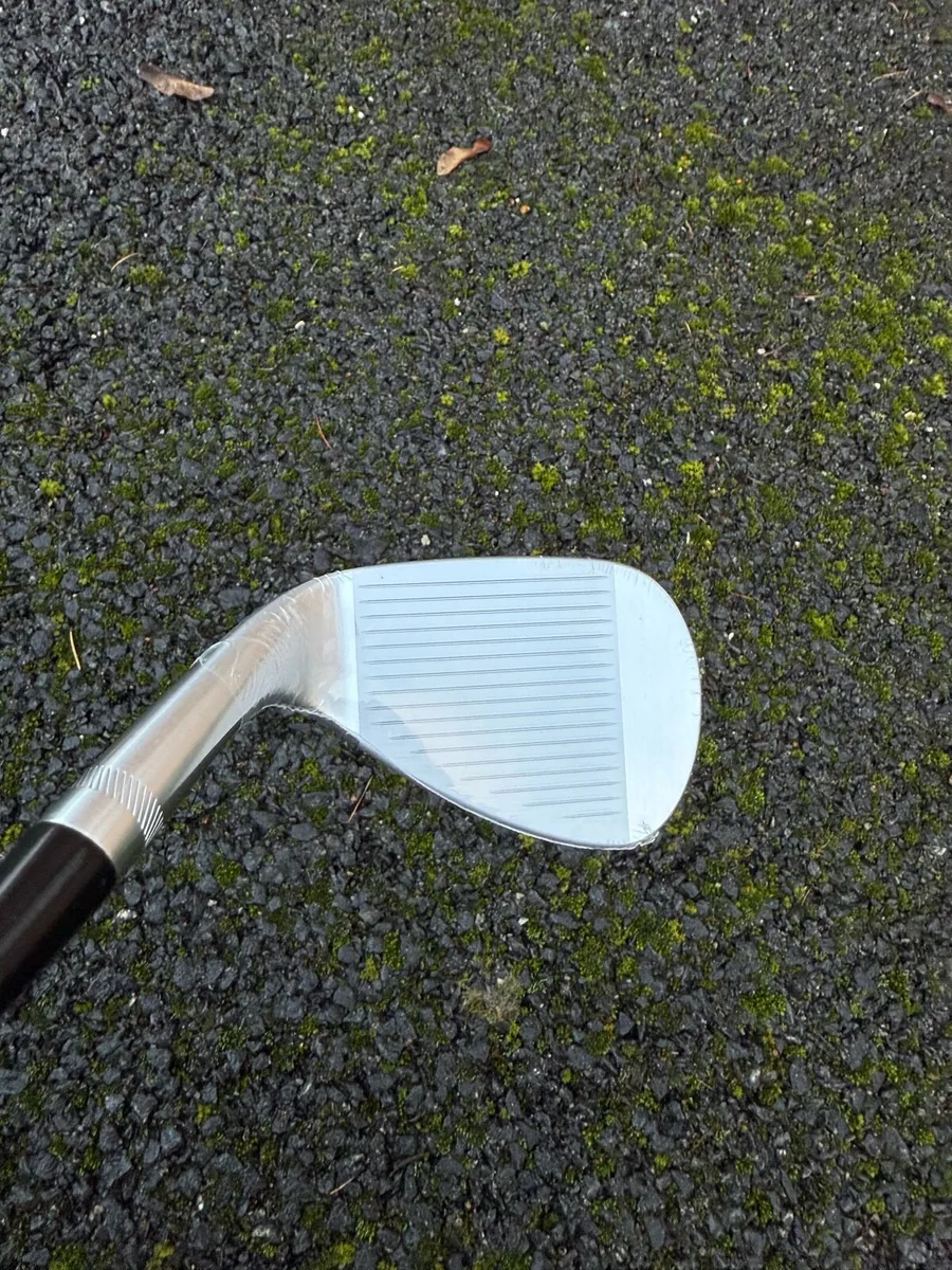 *NEW* Titleist SM10 vokey 54* - Image 4
