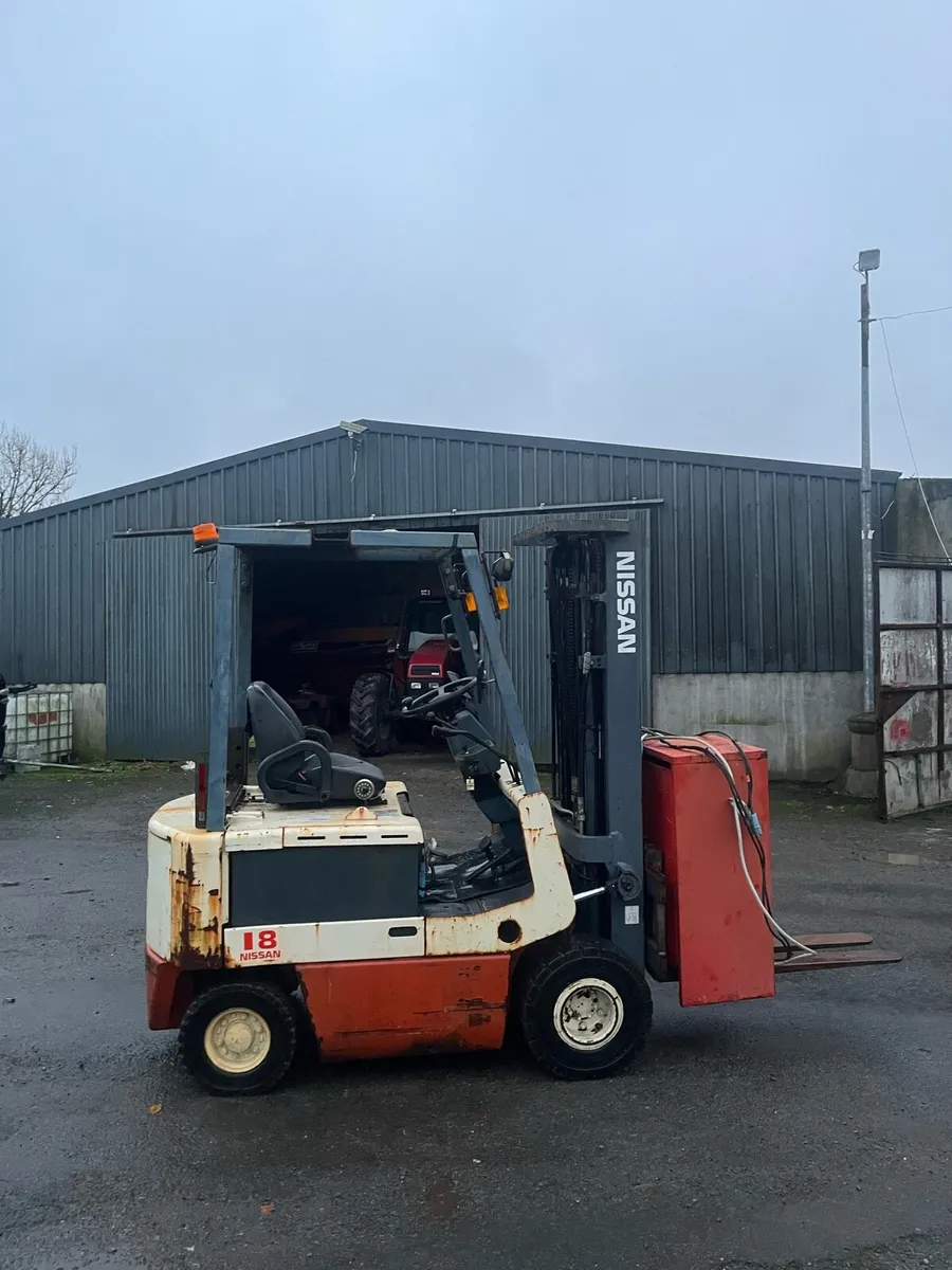 Nissan forklift - Image 2