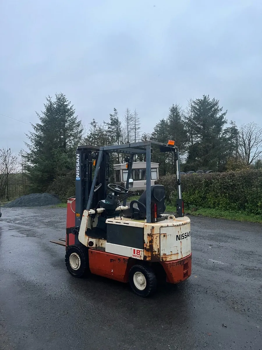 Nissan forklift - Image 3