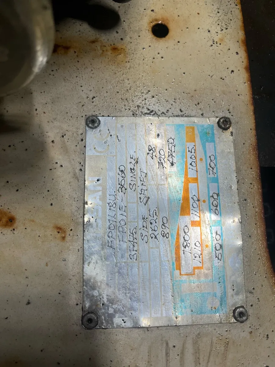 Nissan forklift - Image 4