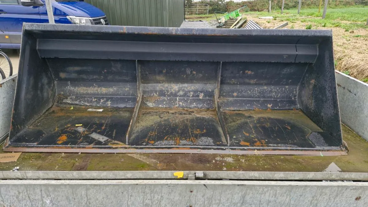 Loader bucket - Image 2