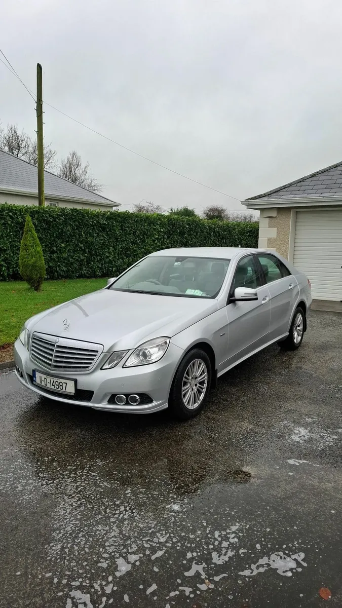 Mercedes-Benz E-Class 2011 - Image 3