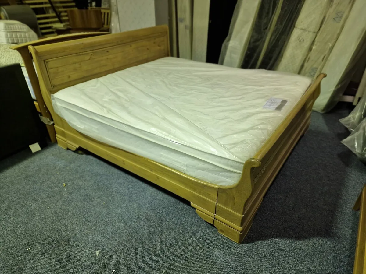 6ft New Willis & Gambier Sleigh Bedframe - Image 1