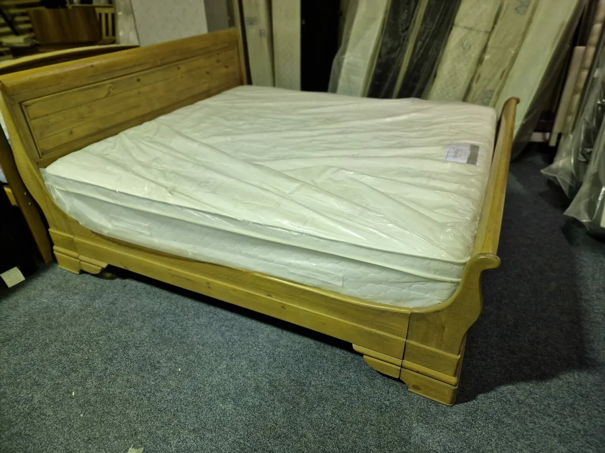 6ft New Willis & Gambier Sleigh Bedframe - Image 2