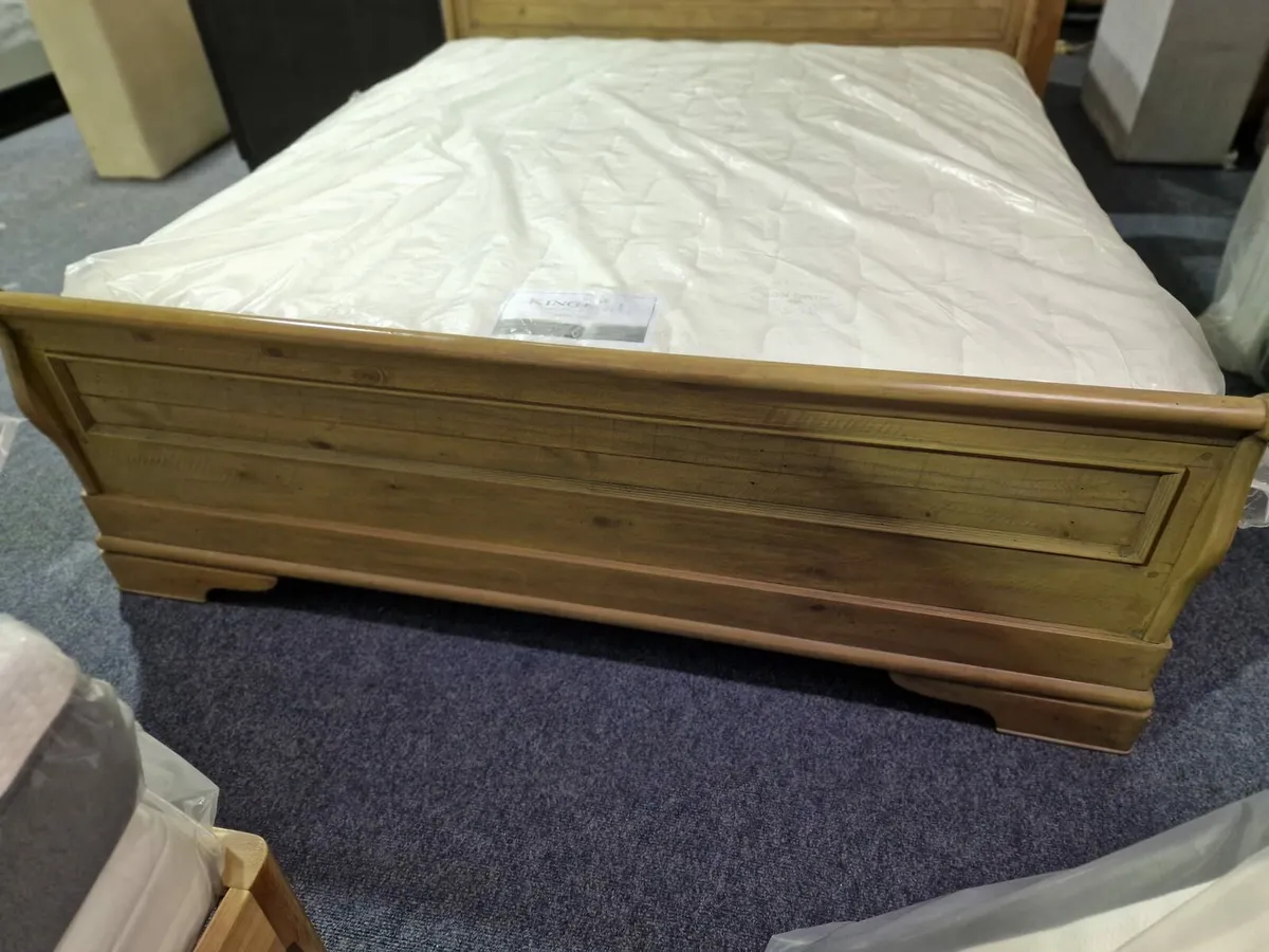 6ft New Willis & Gambier Sleigh Bedframe - Image 3