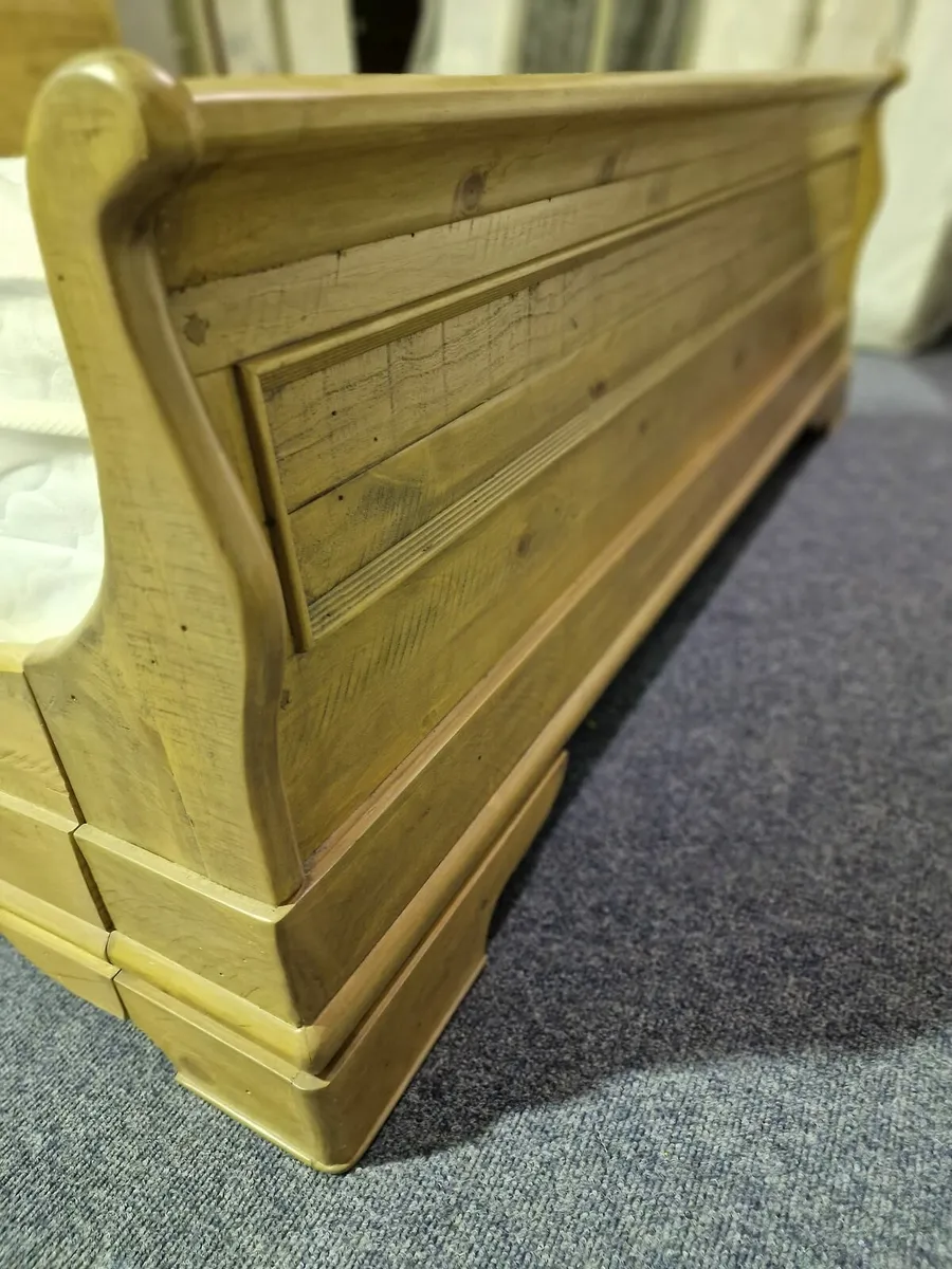 6ft New Willis & Gambier Sleigh Bedframe - Image 4