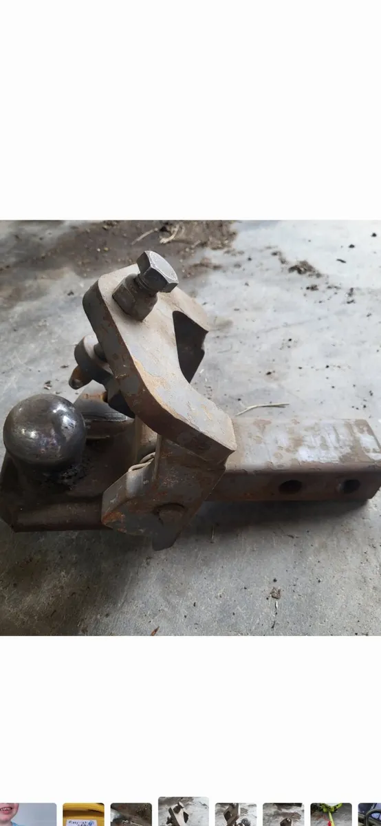 Valtra ball hitch - Image 1