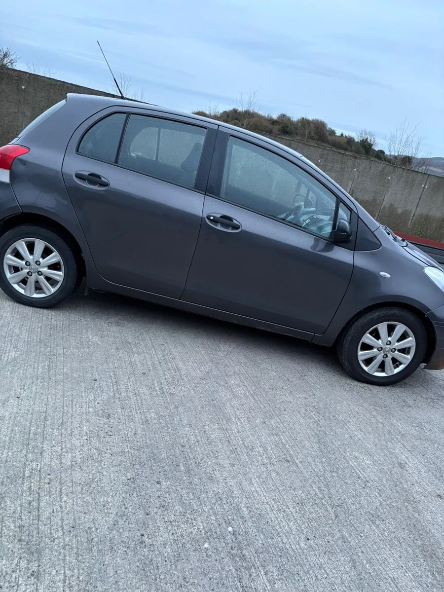 Toyota Yaris sport - Image 4