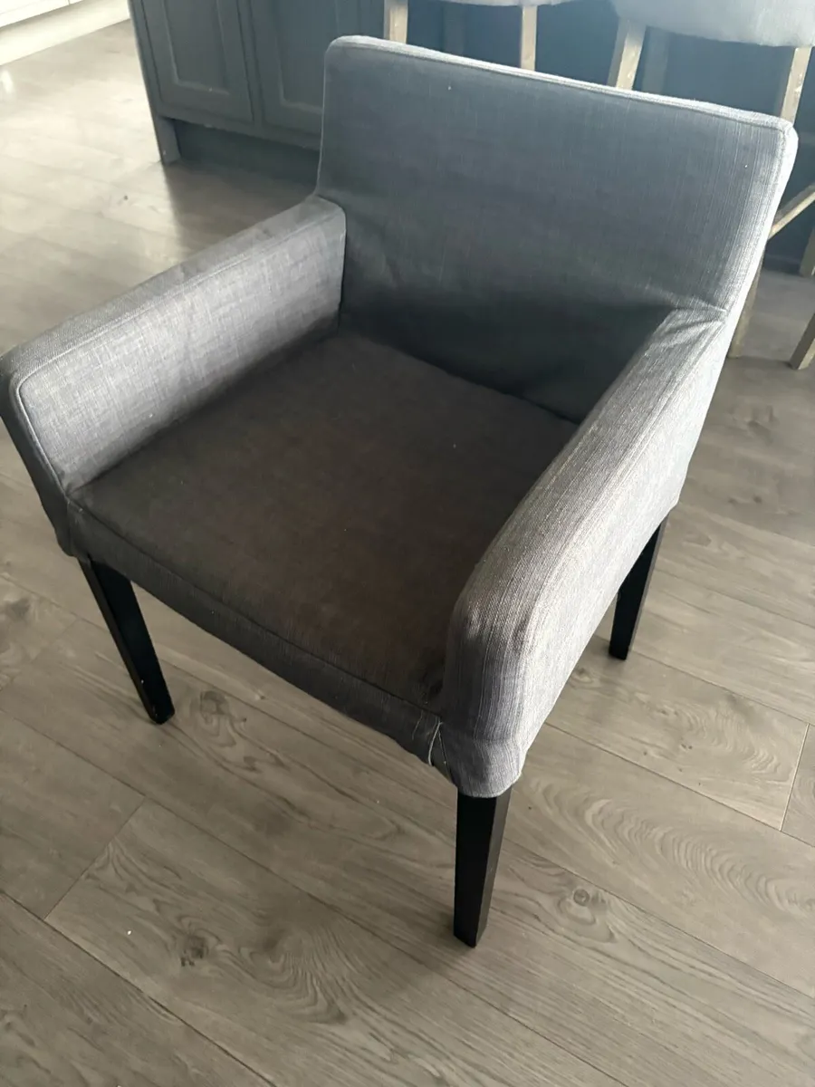 Kitchen table and 6 chairs - Image 3