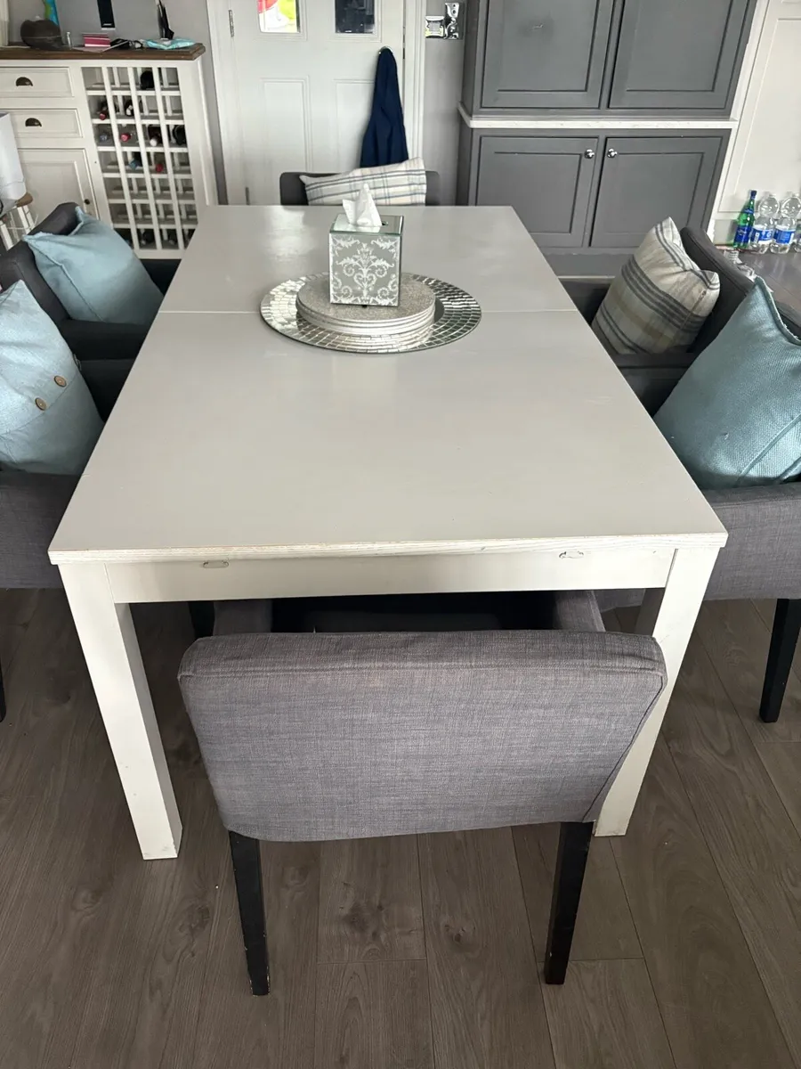 Kitchen table and 6 chairs - Image 1