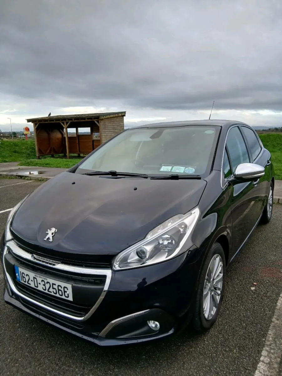 Peugeot 208 - Image 2