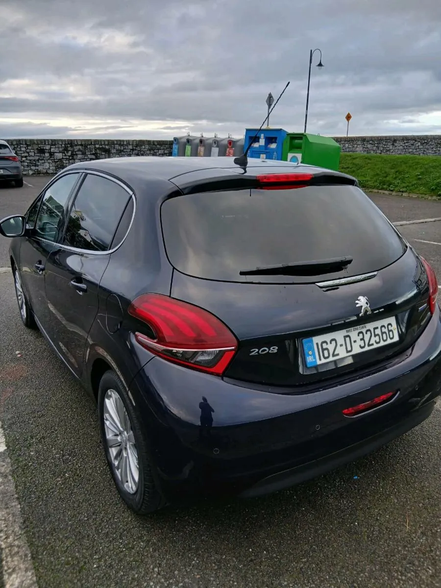 Peugeot 208 - Image 4