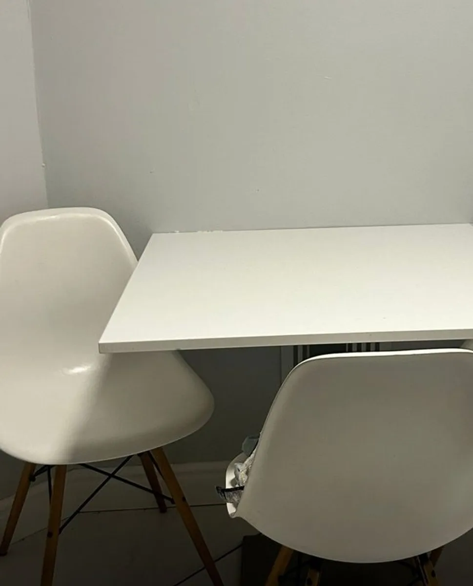 table and chairs - Image 1