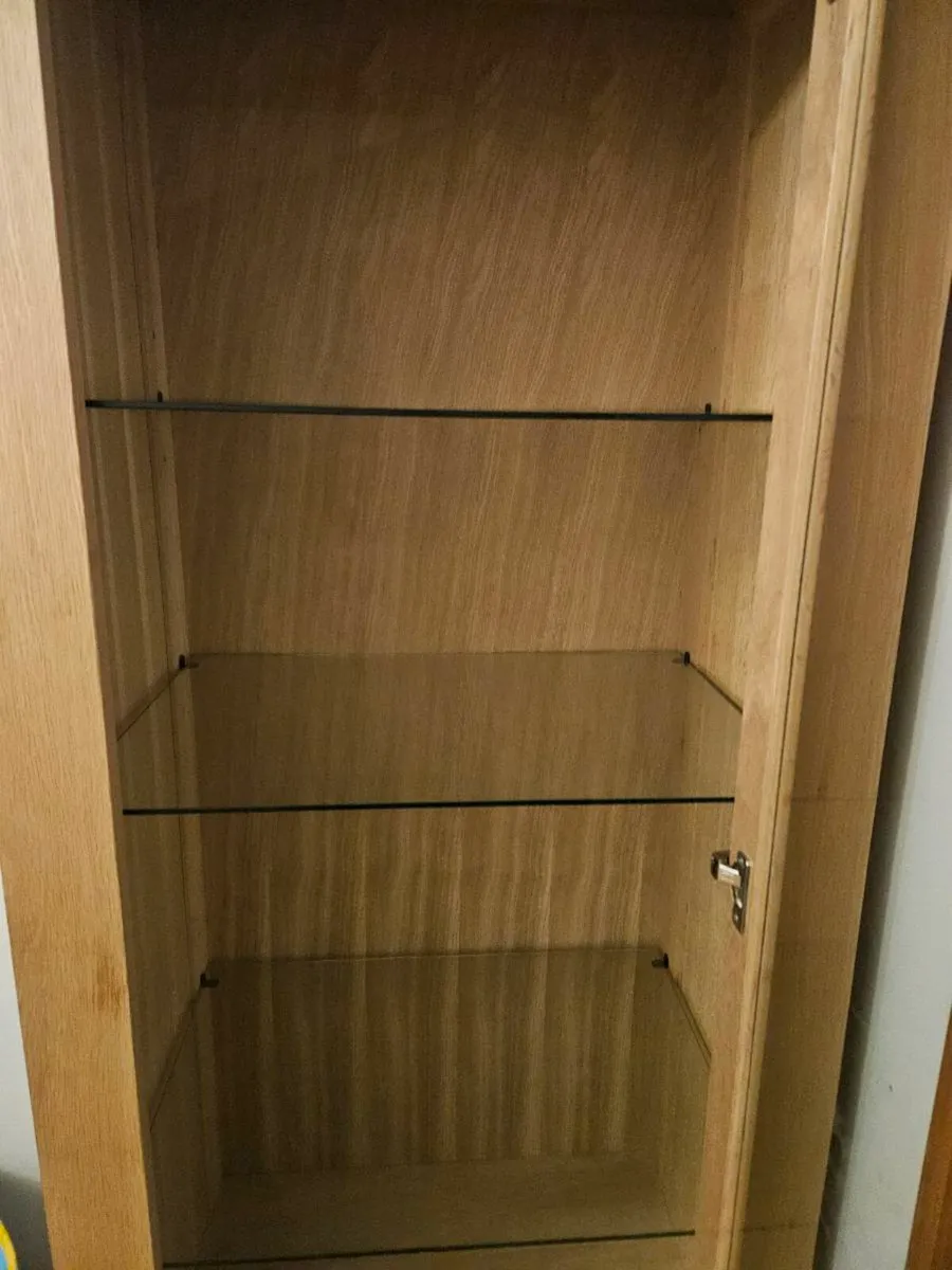Oak display cabinet - Image 2