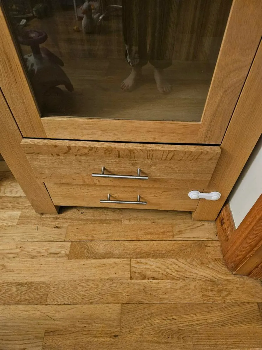 Oak display cabinet - Image 3