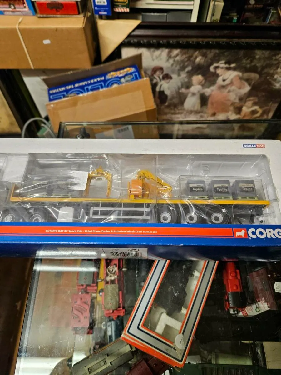 Corgi DAF Tractor Unit and Trailer with Load - Image 4