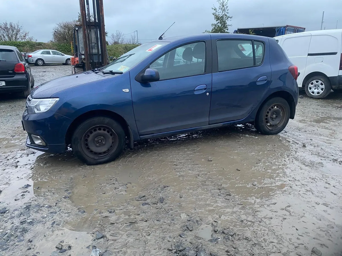 18 Sandero 1.0 petrol - Image 2