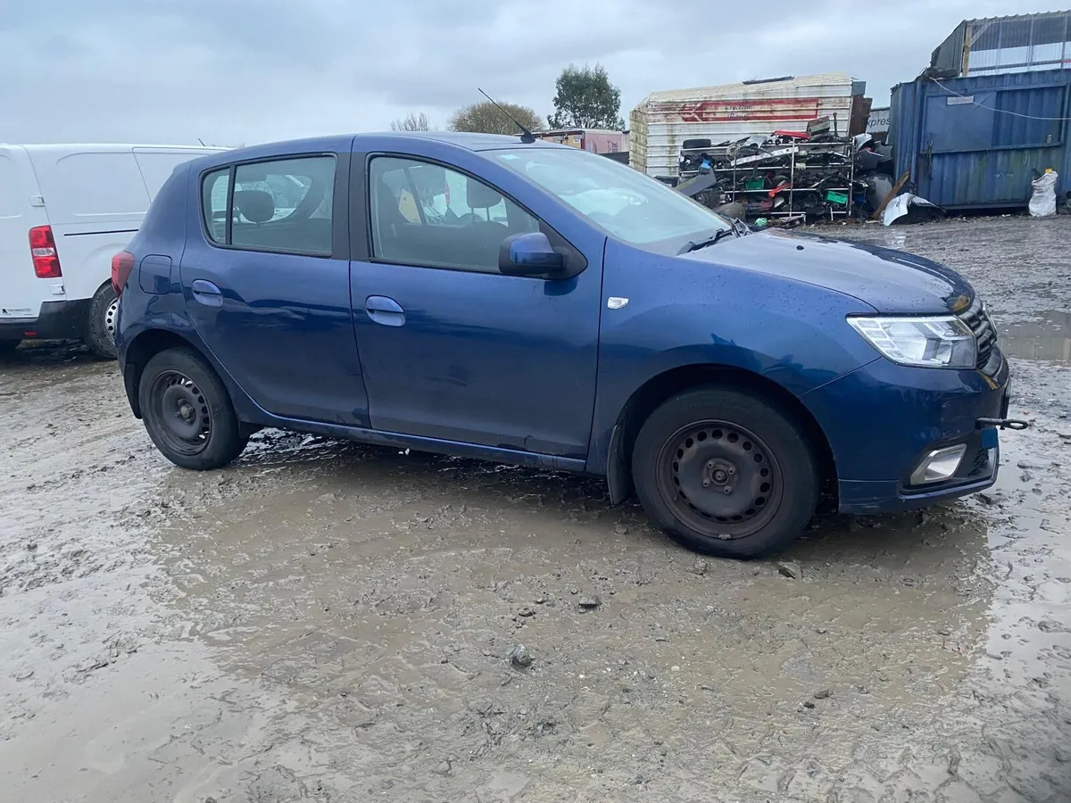 18 Sandero 1.0 petrol - Image 4