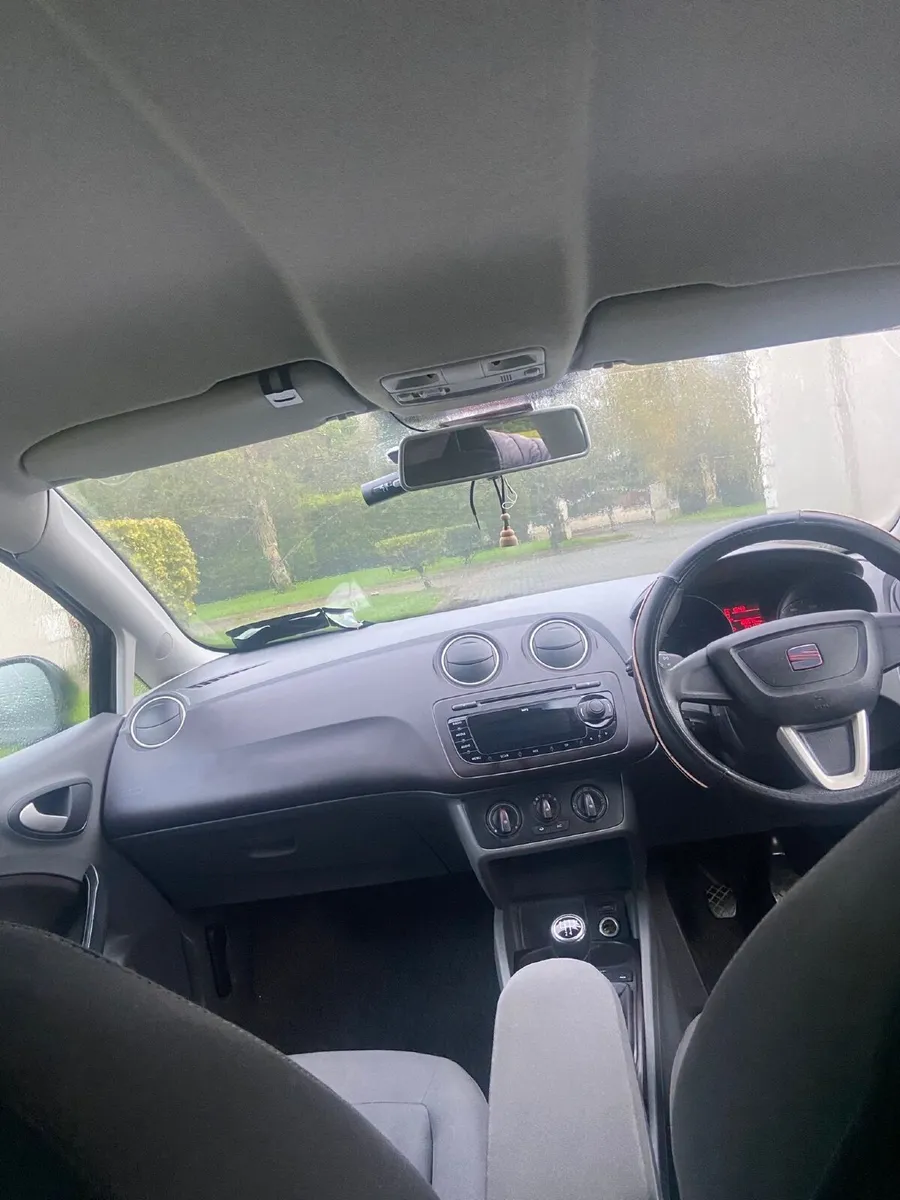 SEAT Ibiza 2012 - Image 2