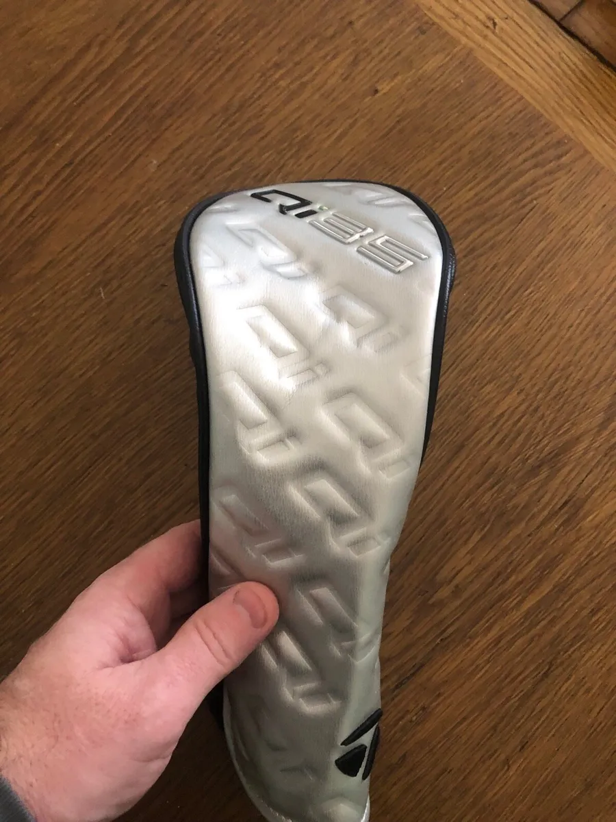 Taylor Made Qi35 Fairway Cover - Image 1