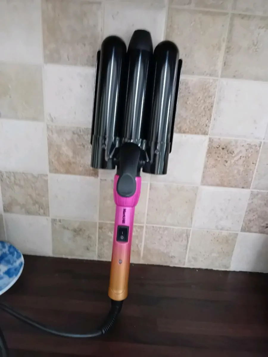 MARK HILL CURLING WAND AS NEW