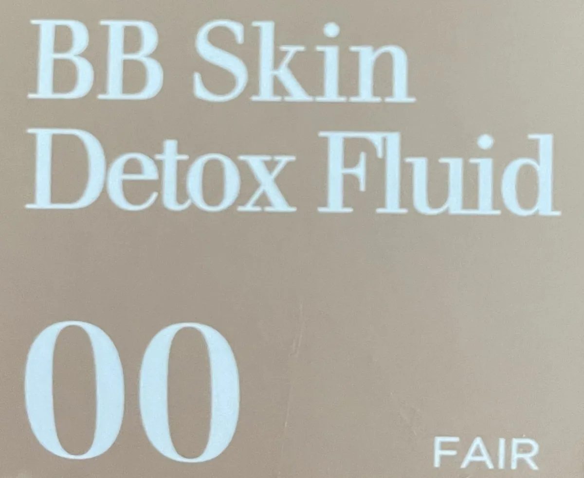 Clarins BB Skin Detox Fluid (00 Fair) - UNOPENED - Image 4