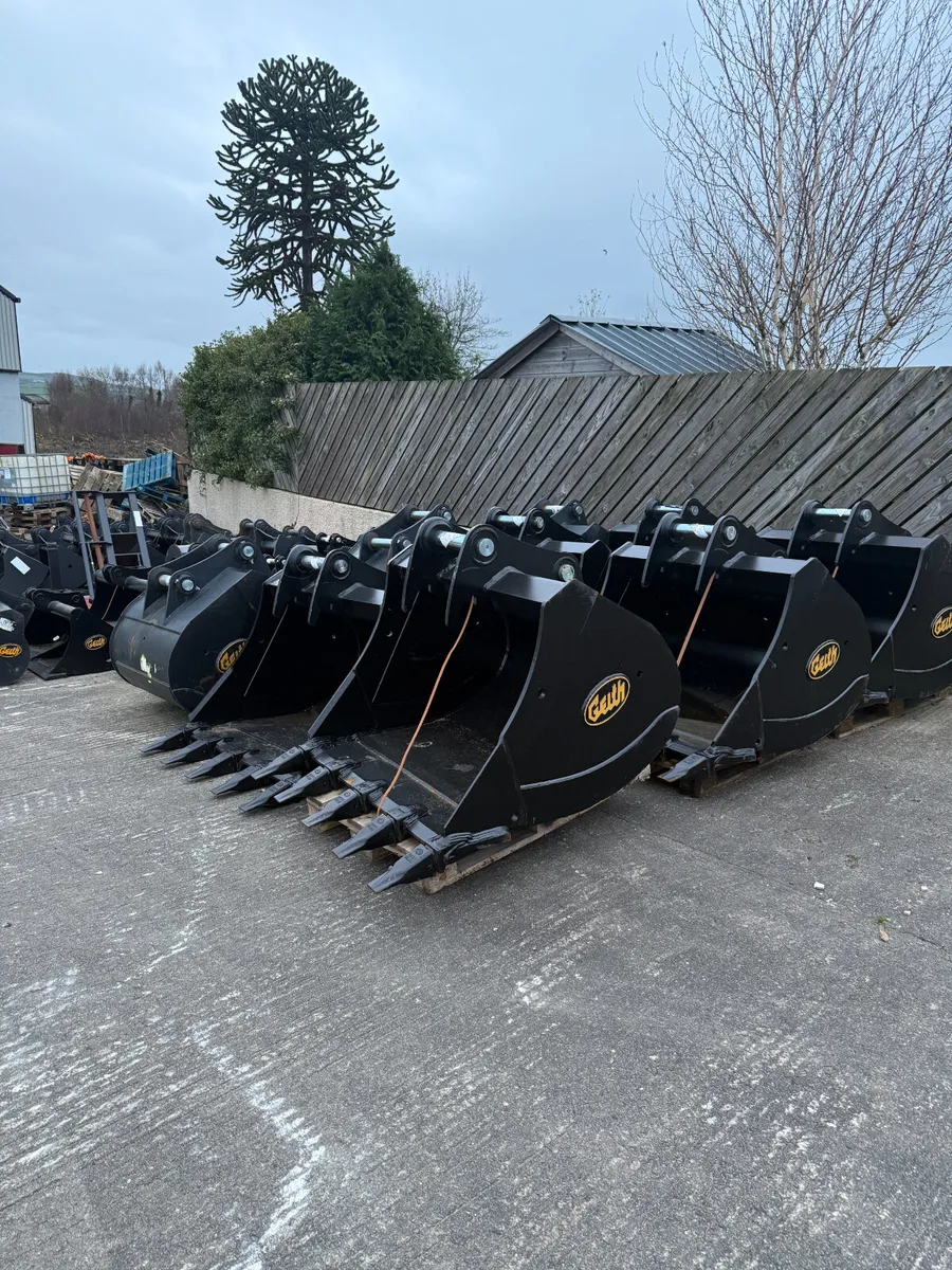 Selection of new buckets - Image 1