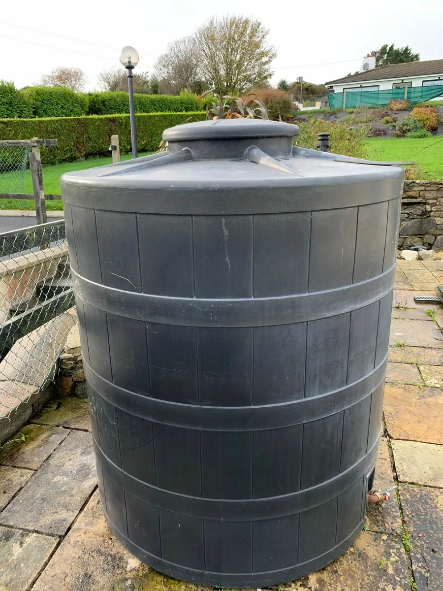 Oil tanks - Image 1
