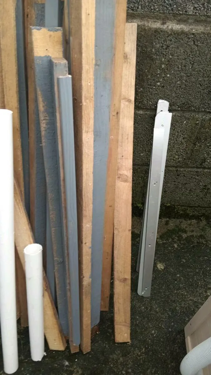 Free timber and waste pipe - Image 2