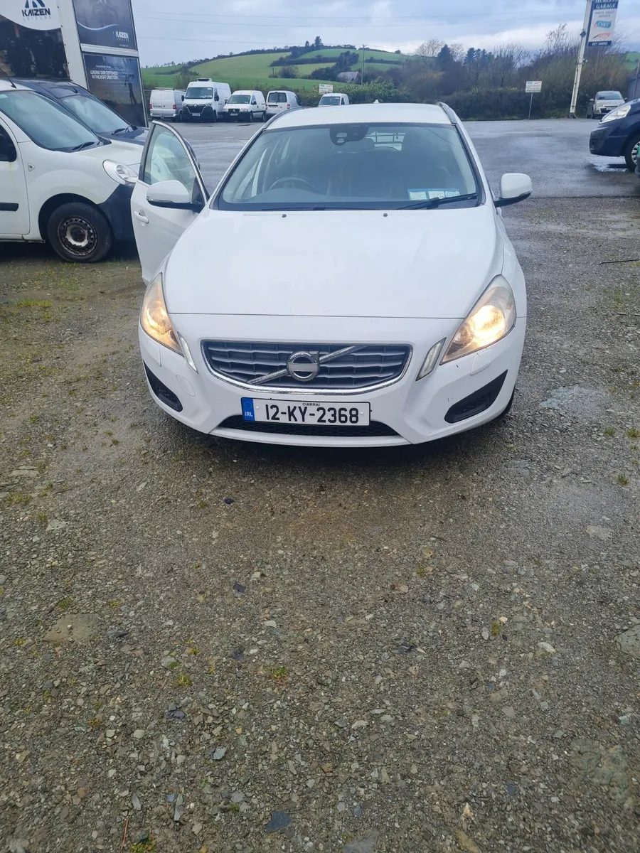 Volvo V60 2012 - Image 2