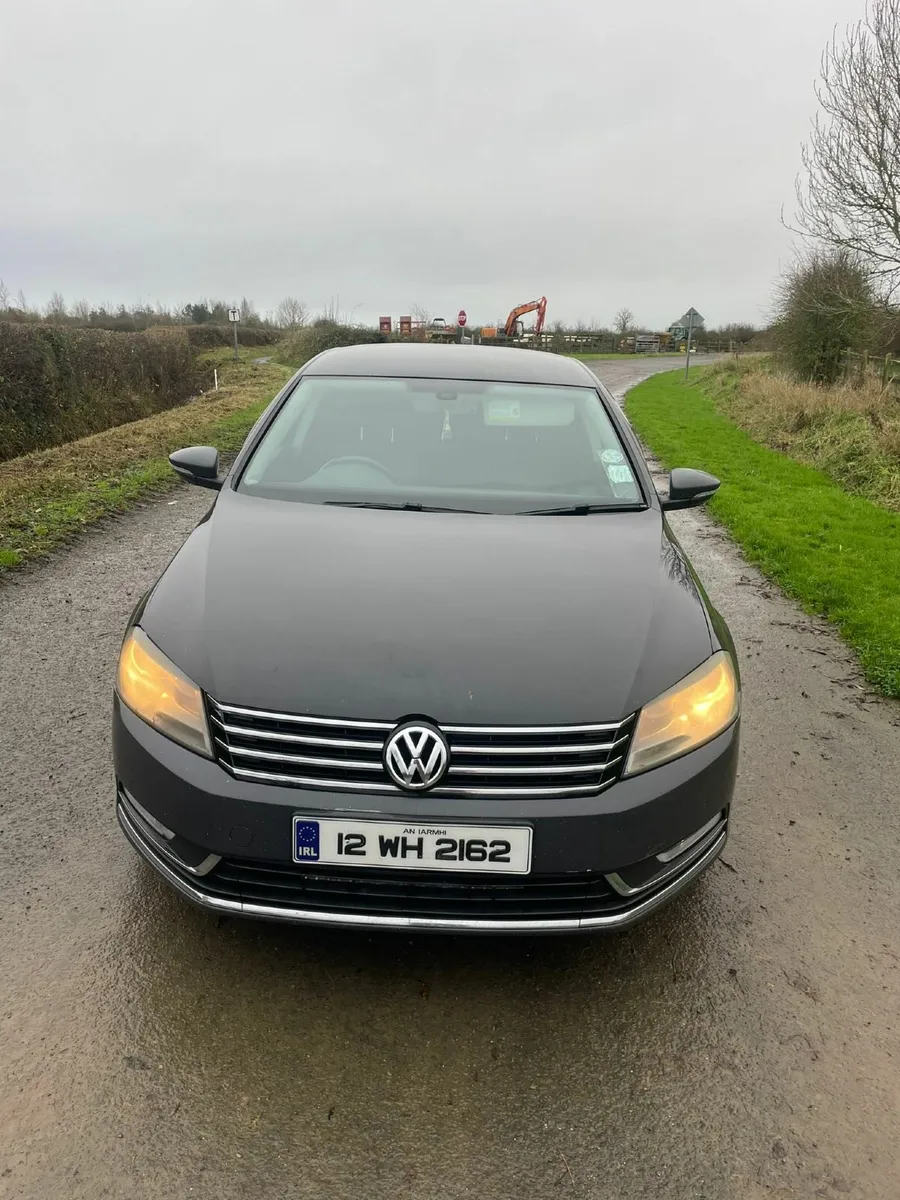 Volkswagen Passat 2012 - Image 1