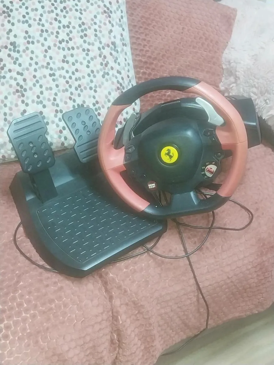 Xbox steering wheel and pedals