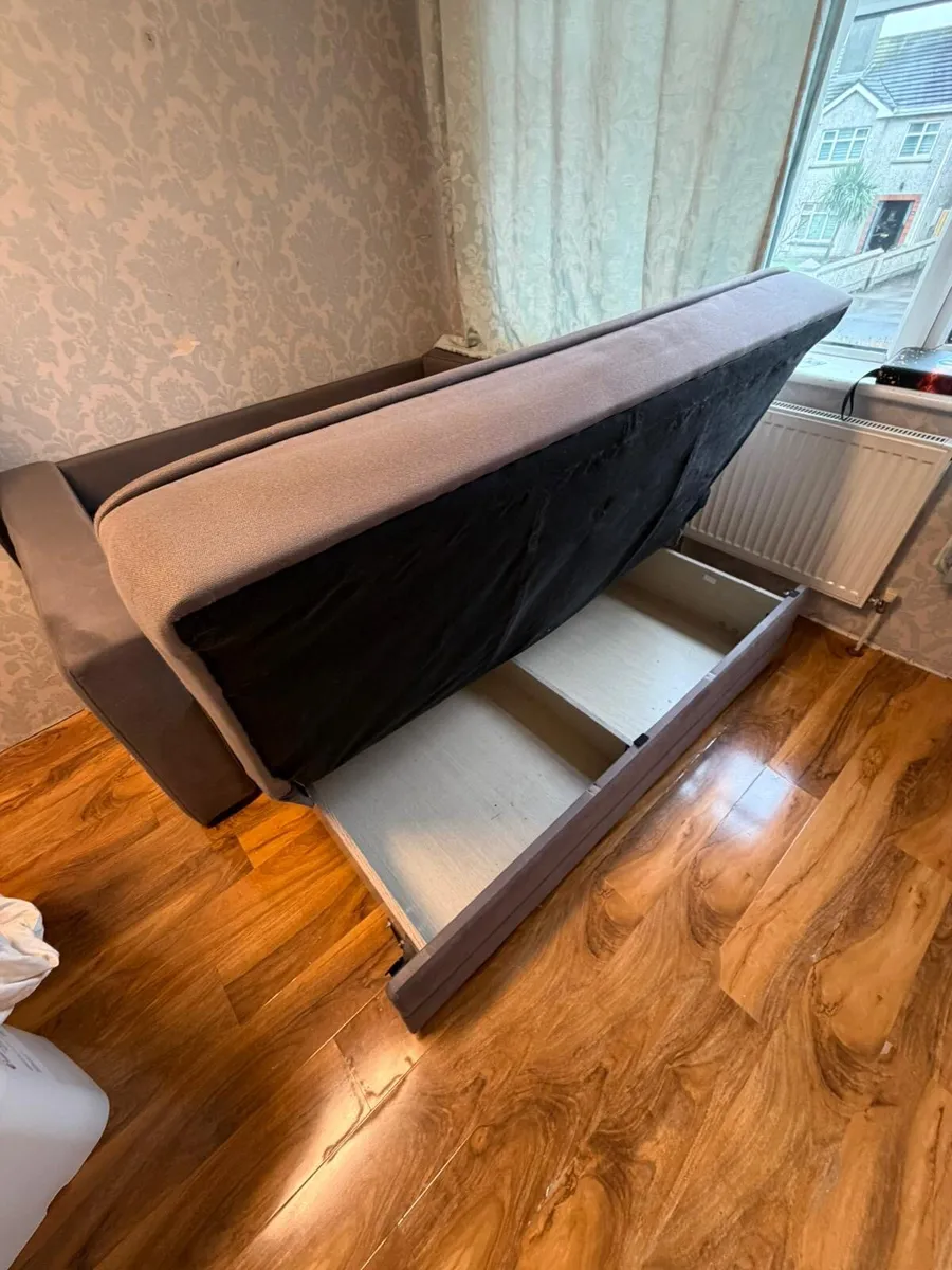 2 seater sofa bed - Image 2