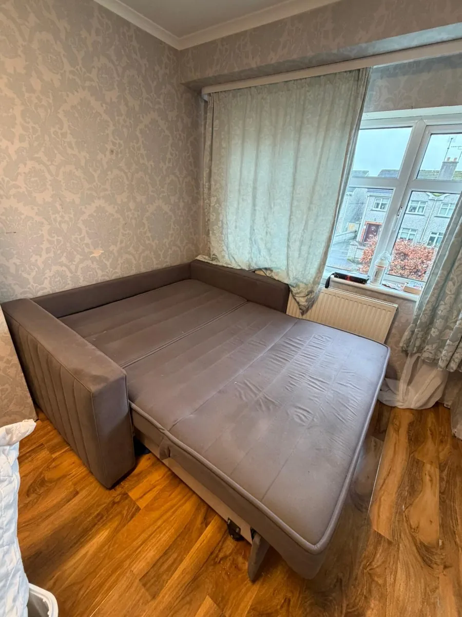 2 seater sofa bed - Image 4