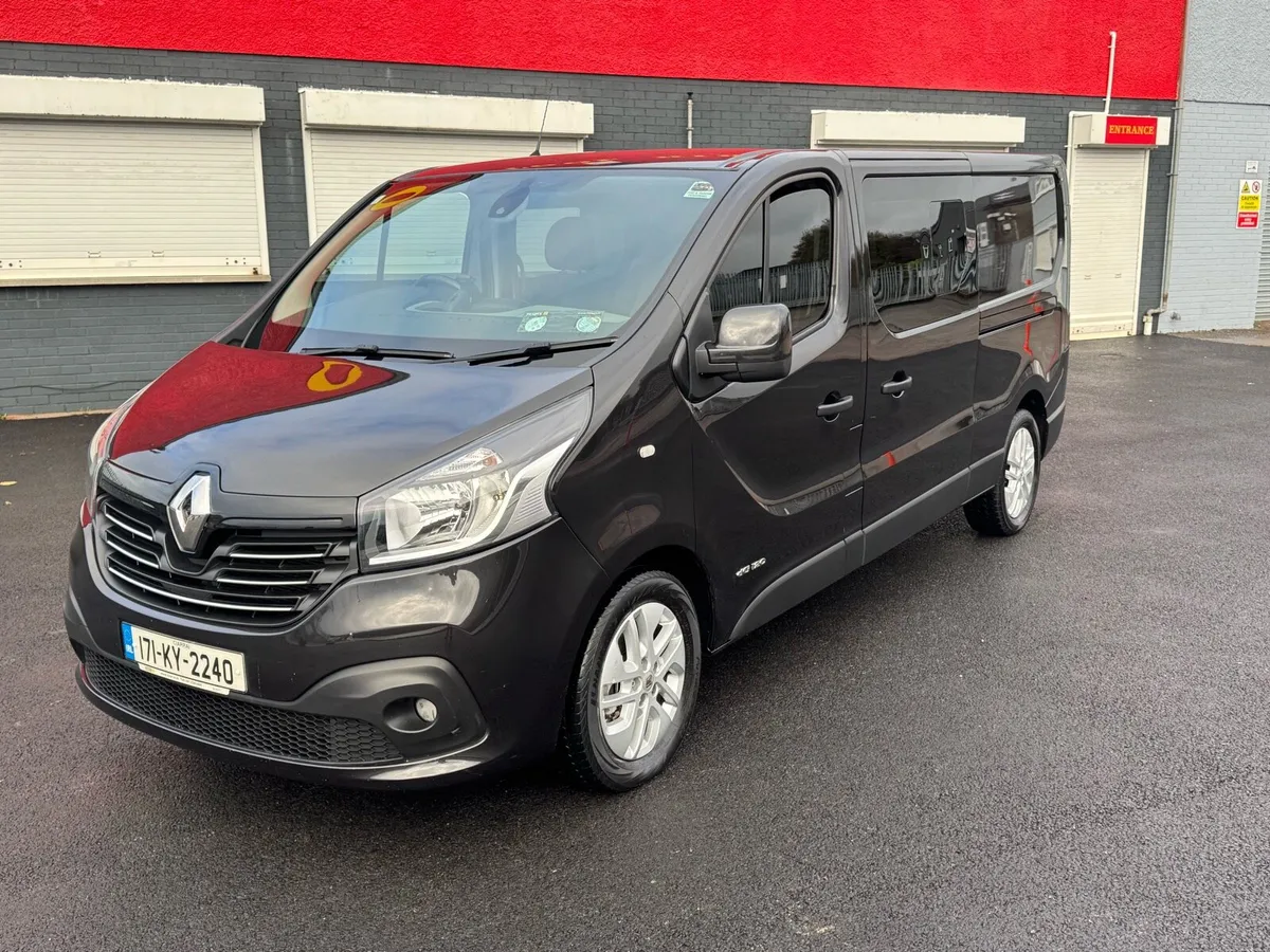 Renault traffic 2017 crewcab  excellent condition - Image 2