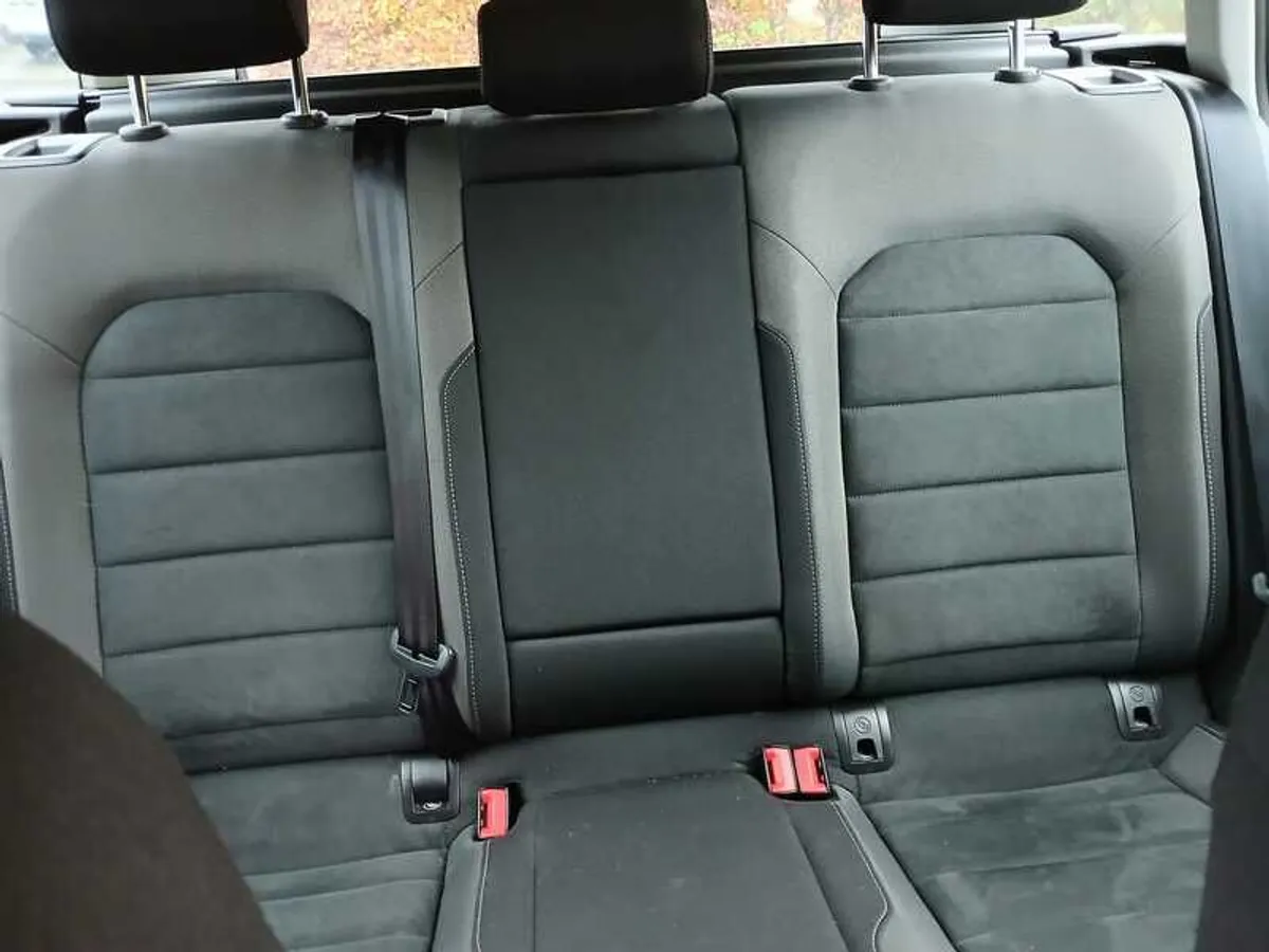 2018 Volkswagen Golf - Image 2