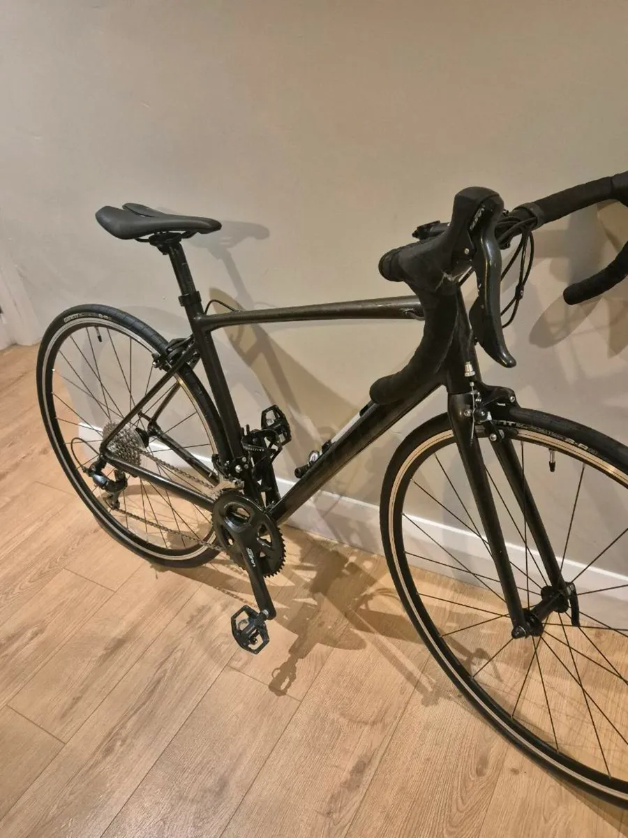 Giant contend 1 road bike maroon - Image 1