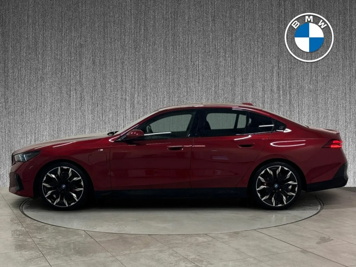 BMW 5-Series 530e PHEV M Sport PRO 21 - Image 4