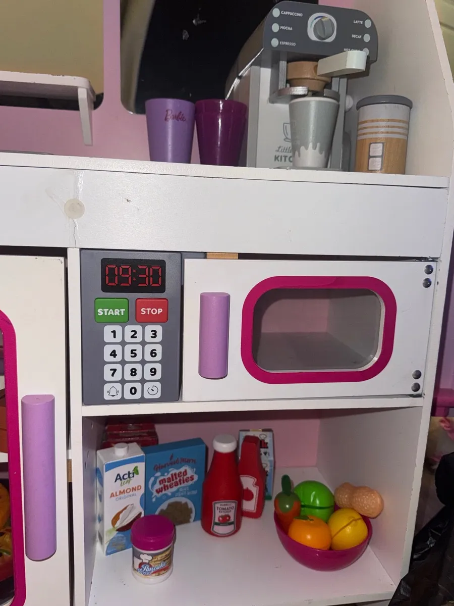 Barbie wooden campervan - Image 2