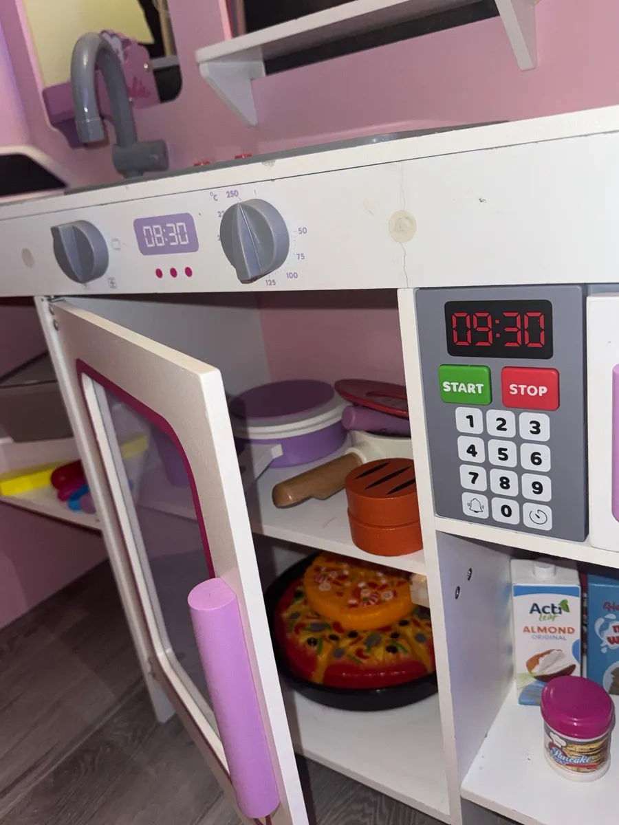 Barbie wooden campervan - Image 3