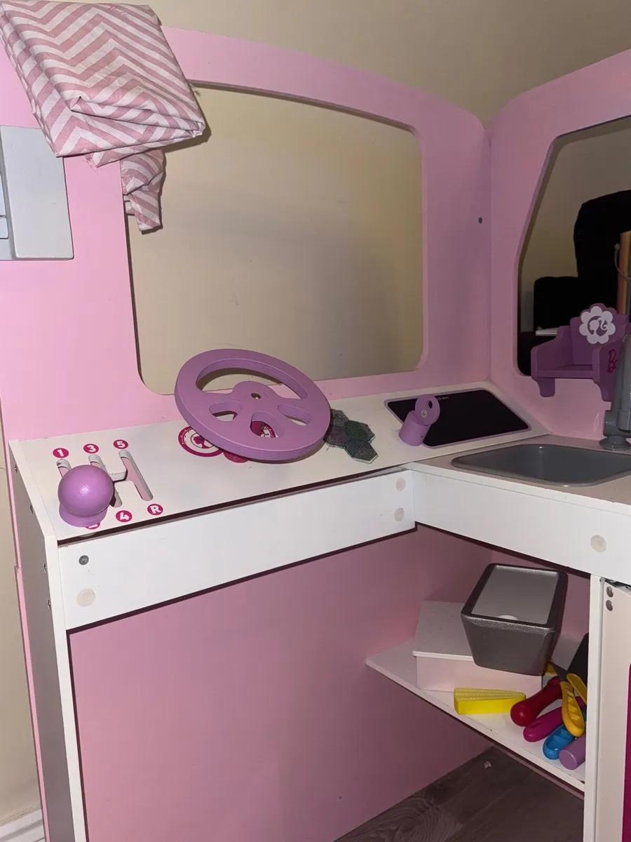 Barbie wooden campervan - Image 4